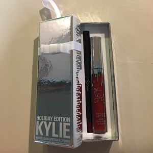 Kylie Cosmetics Merry Matte Lip Kit