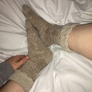 Cream and lace detailed boot socks