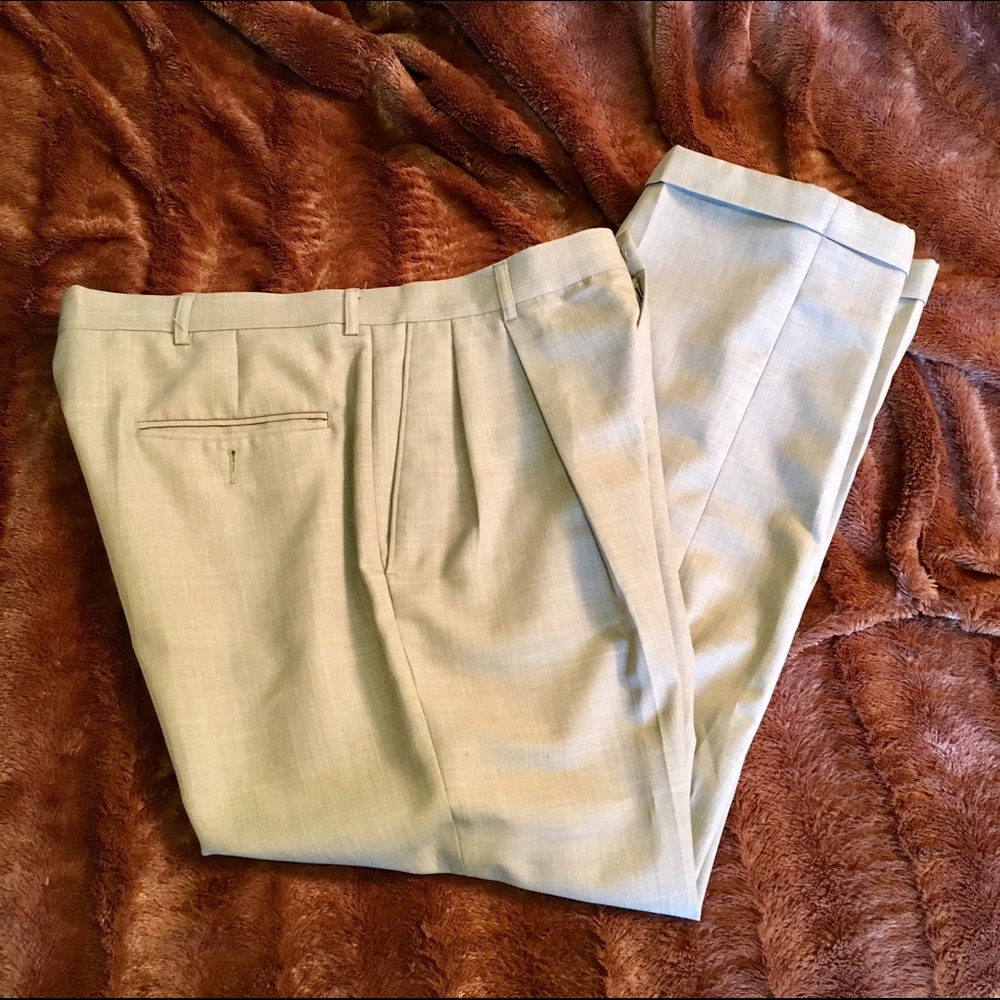 Men's Haggar dress pants !