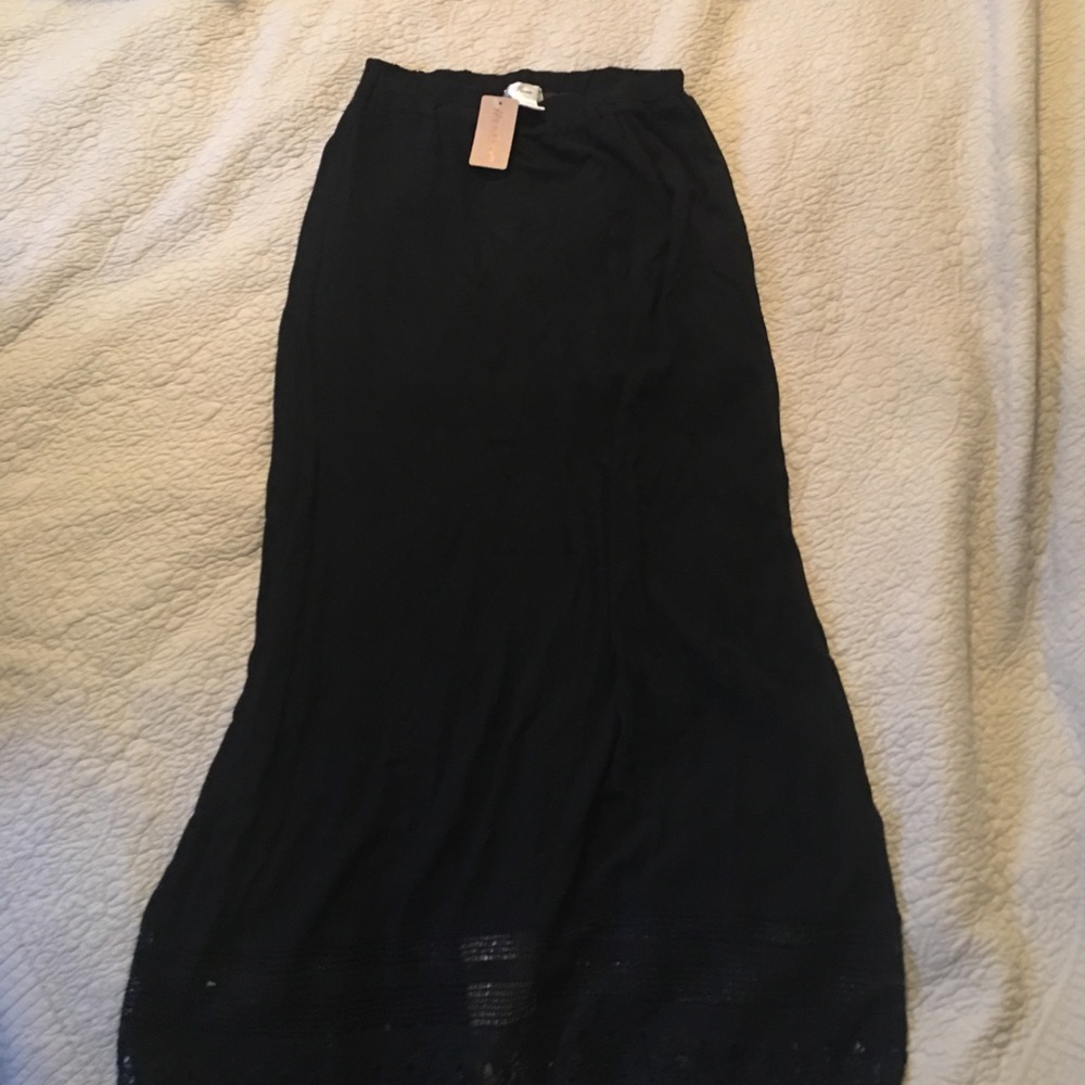 Maxi skirt with back slit