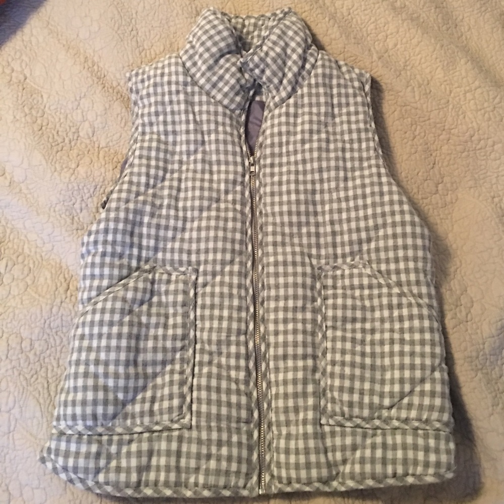 Plush gray/white checkered vest