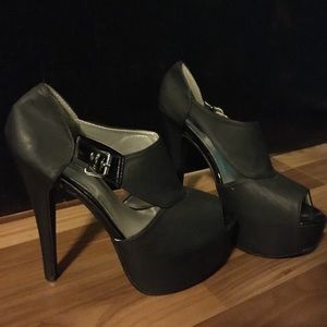 Black high heels, size 8, great for a night out
