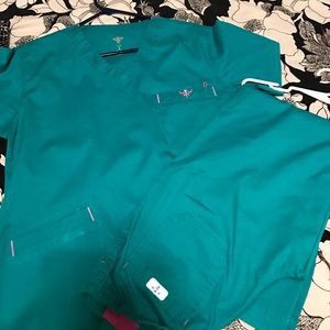 Women's scrubs