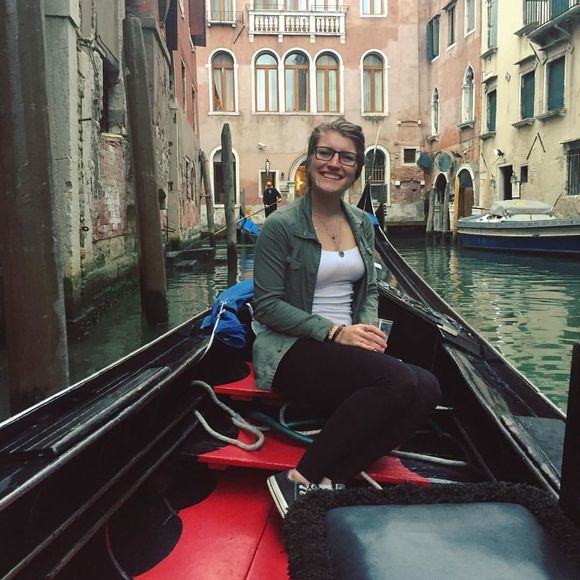 Meet your Posher, Cassidy - Picture 1 of 1