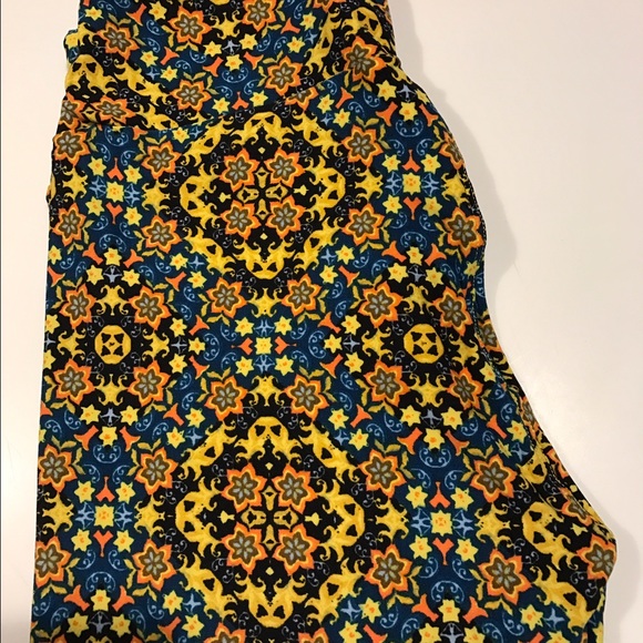 NEW! LulaRoe OS leggings - Picture 1 of 3