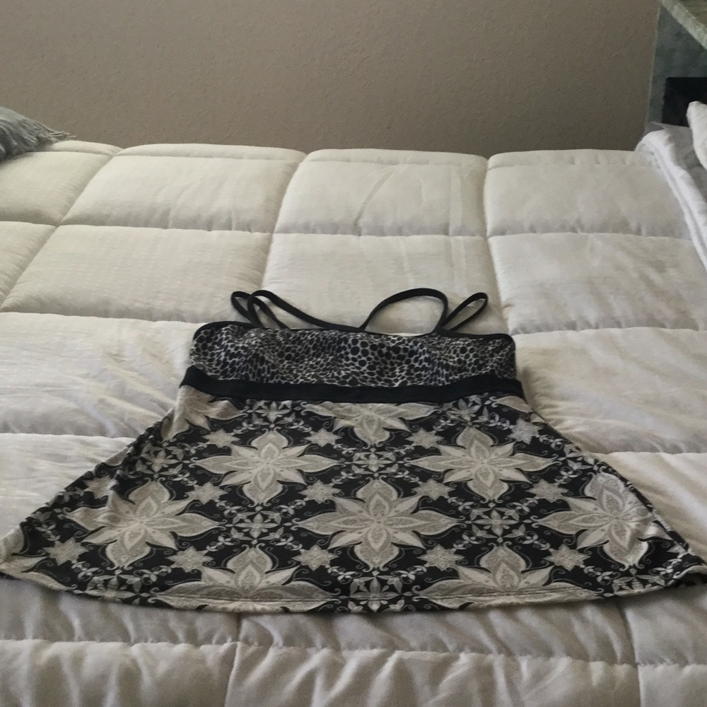 Prana Yogo Top with Built in Bra. Size L