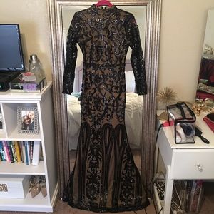 BEAUTIFUL prom/pageant dress