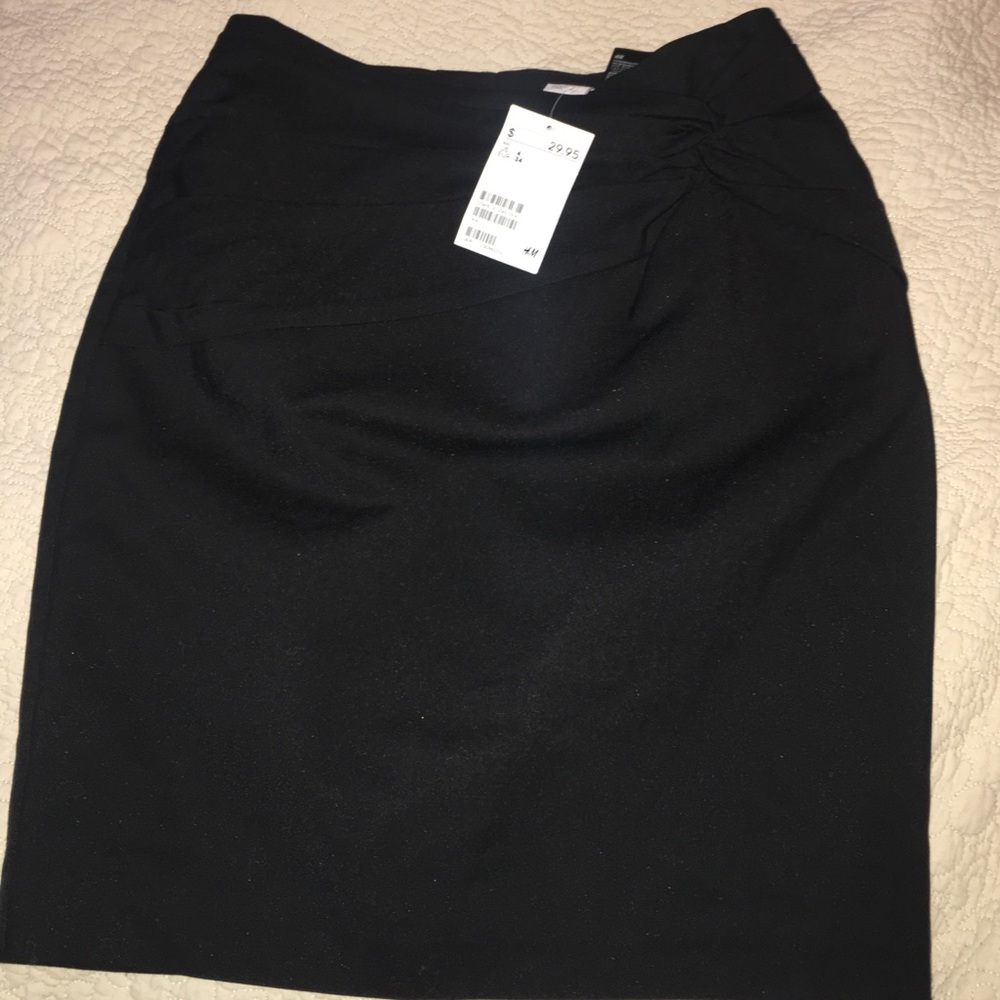 Black H&M skirt zipper back