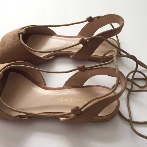 ❤️ Tan peep toe lace up sandals 1 LEFT!!! - Picture 4 of 6