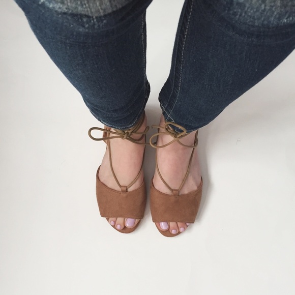 ❤️ Tan peep toe lace up sandals 1 LEFT!!! - Picture 6 of 6