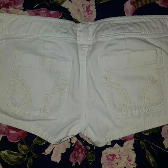 Hollister - Picture 3 of 3