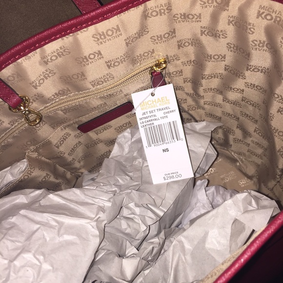 Red Michael Kors tote & wallet - Picture 3 of 4