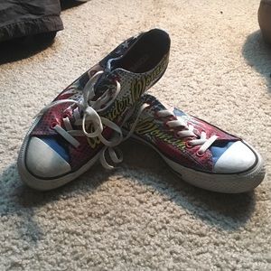 Wonder Woman Converse