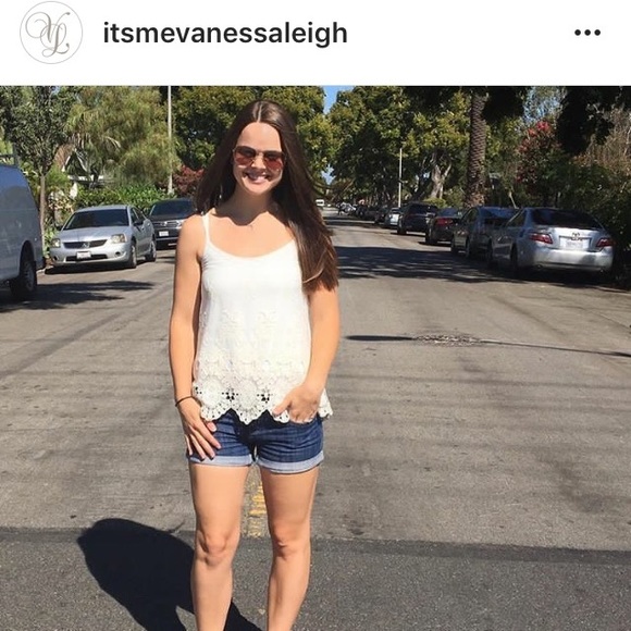 Meet your Posher, Vanessa - Picture 2 of 2