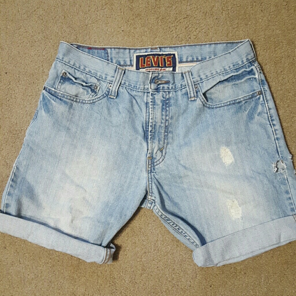 Distressed Levi jean shorts