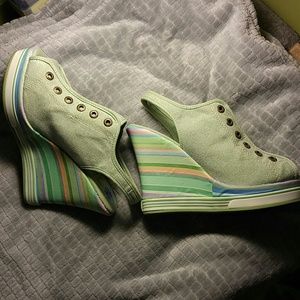 Green pumps shoes Nine West