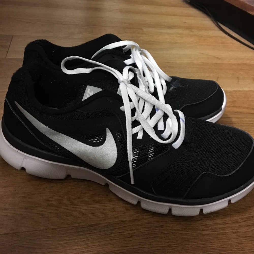 Nike tennis shoes