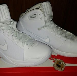 Nike Hyperdunk 08