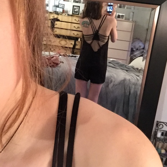 Silence + noise strappy back romper - Picture 3 of 5