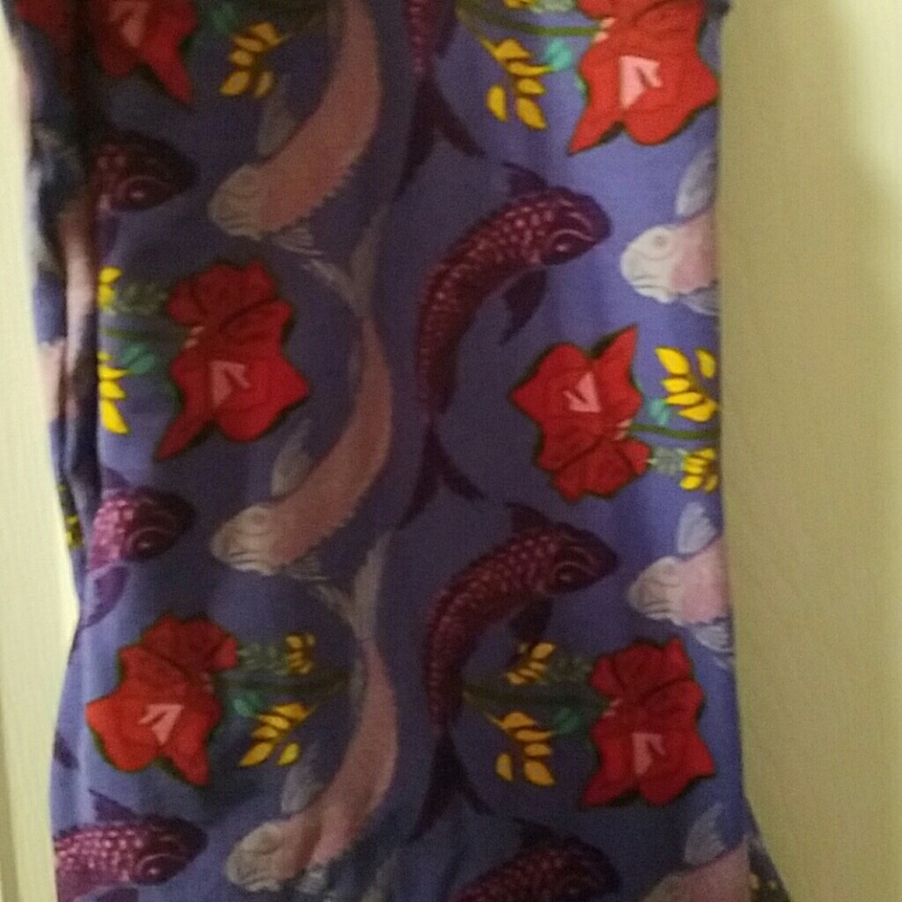 lularoe koi fish leggings