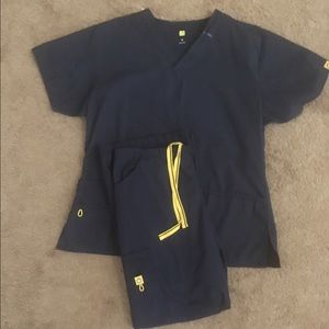Scrub set