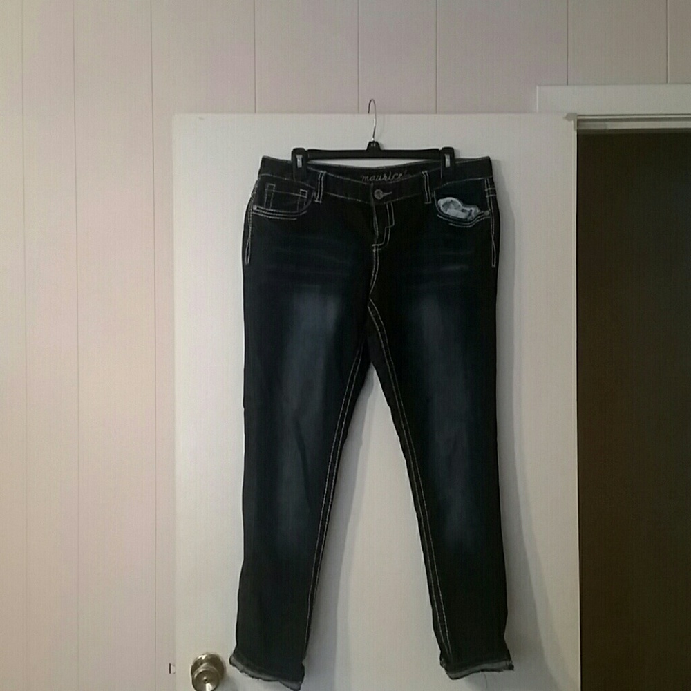 Dark distressed skinny Jean