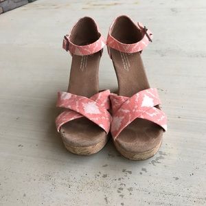 Toms wedges