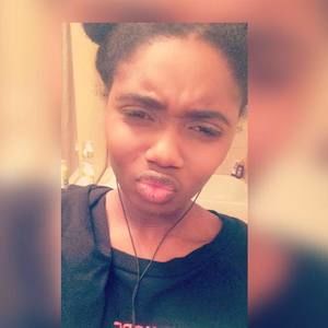 Meet your Posher, Caitlin