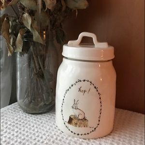 LAST CHANCE✨Rae Dunn Hop Canister