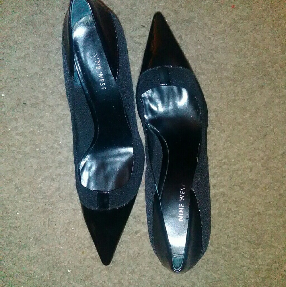 Black Patten leather Fabric pumps