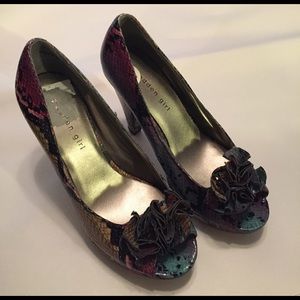 Never worn Steve Madden heels