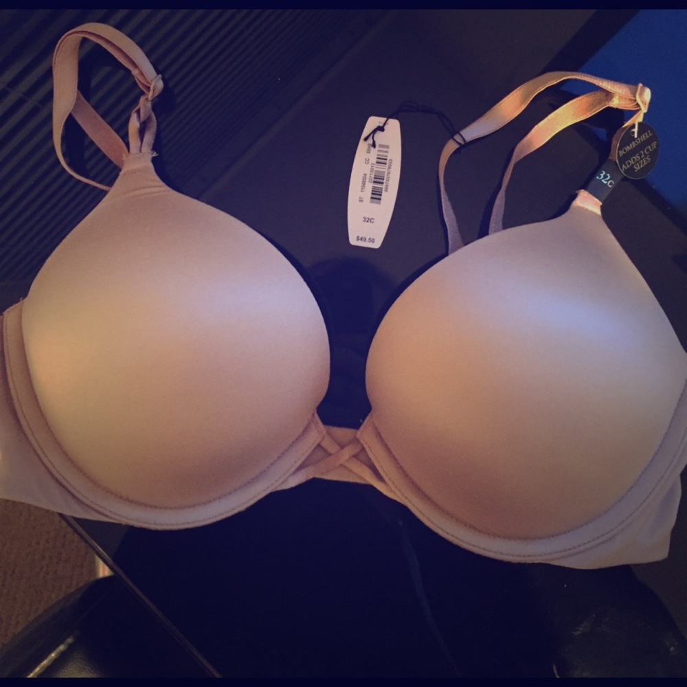 Victoria secret bombshell bra brand new 32c