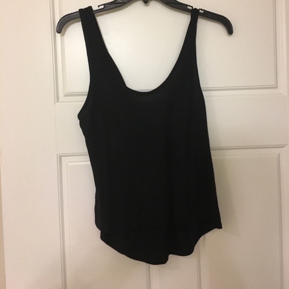 Tank top with no tag inside