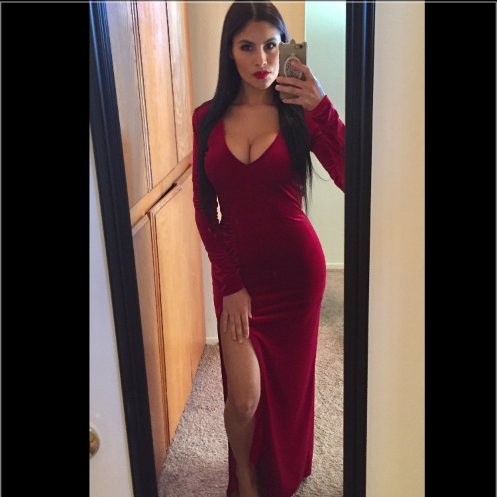 Red velvet long sleeve dress