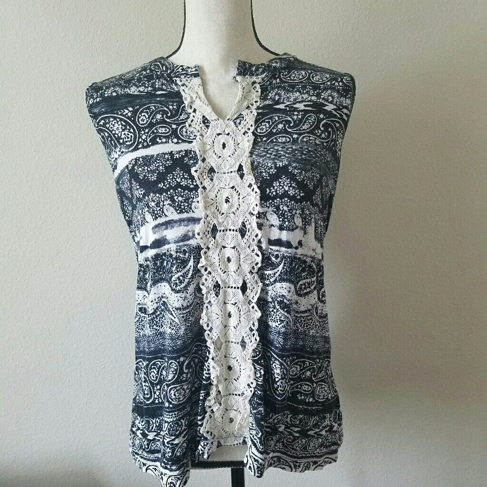Sleeveless Black and White Top