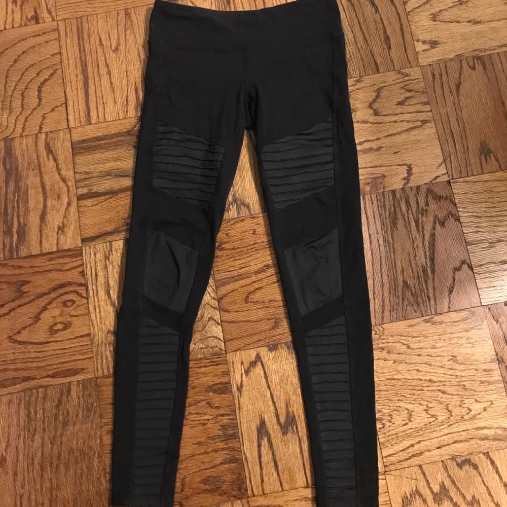 Alo Moto Leggings, black, Size Medium