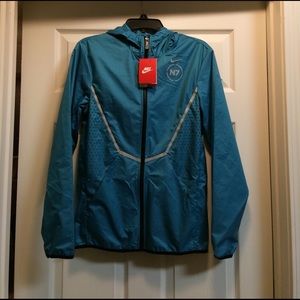 Nike windbreaker