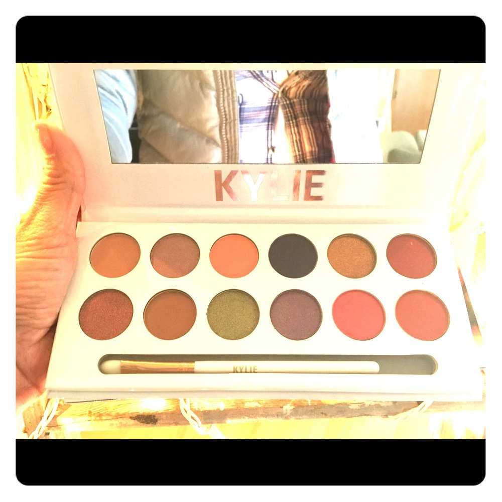Kylie eye shadow palette
