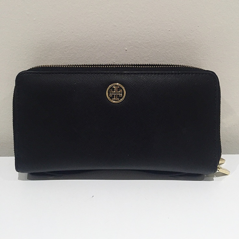 REDUCED✨ Tory Burch Robinson Travel Leather black