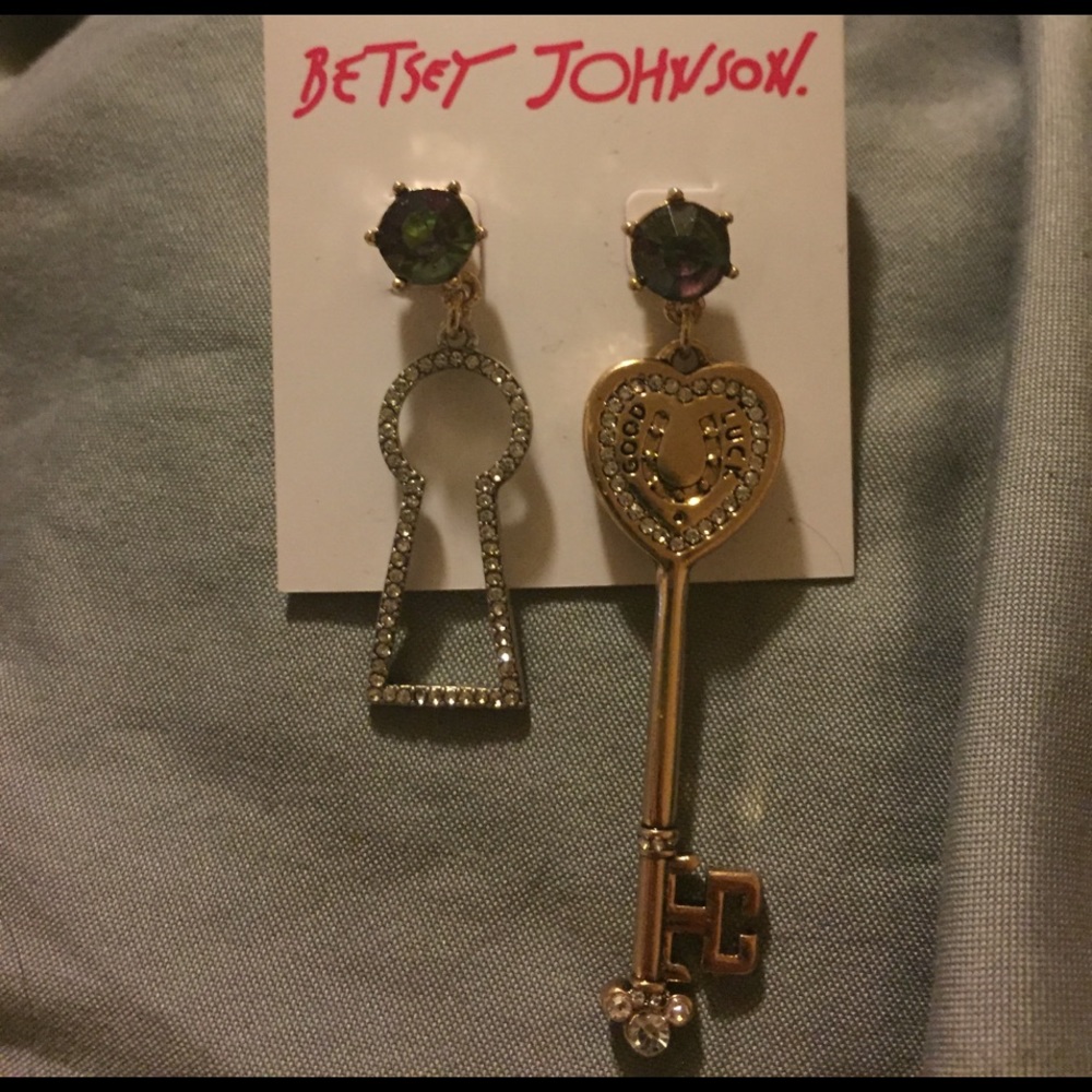 Betsey Johnson earrings. 1 key, 1 keyhole. Cute