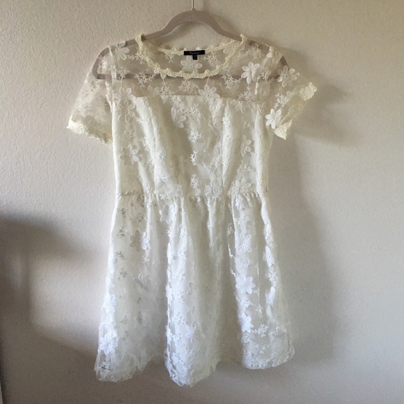 Nordstrom Dresses & Skirts - Nordstrom mesh white lace floral dress