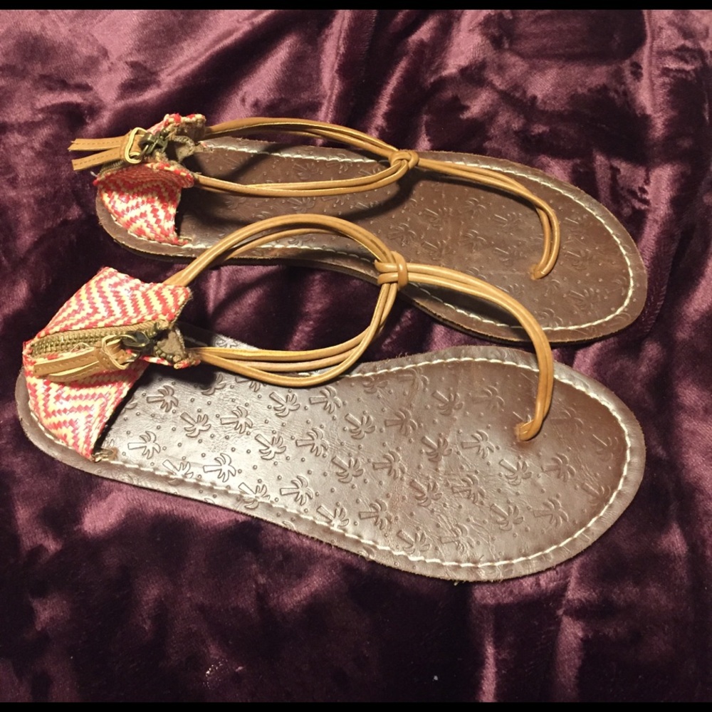 Roxy sandals