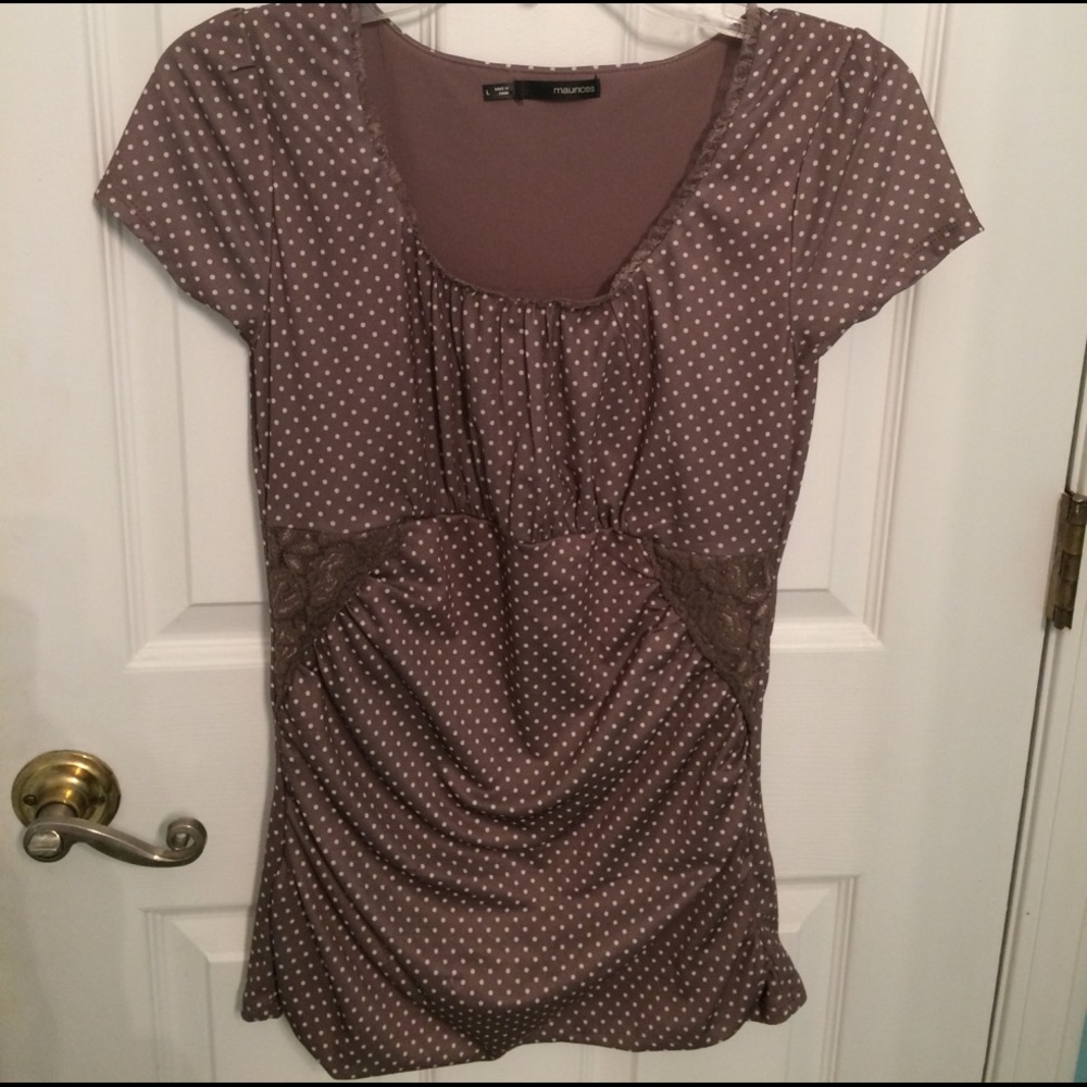 Maurice's shirt size medium