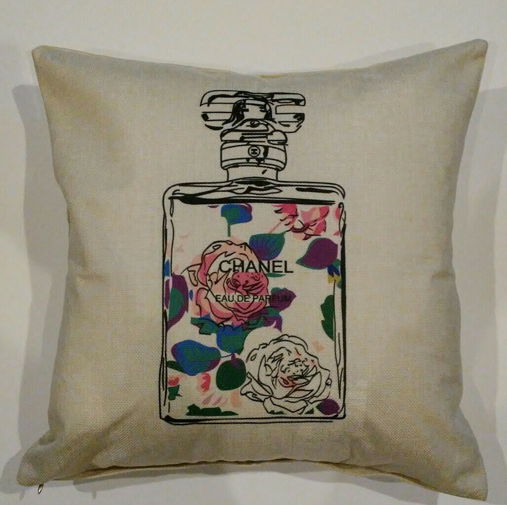 New Set of 2 Throw Pillows - Picture 3 of 4