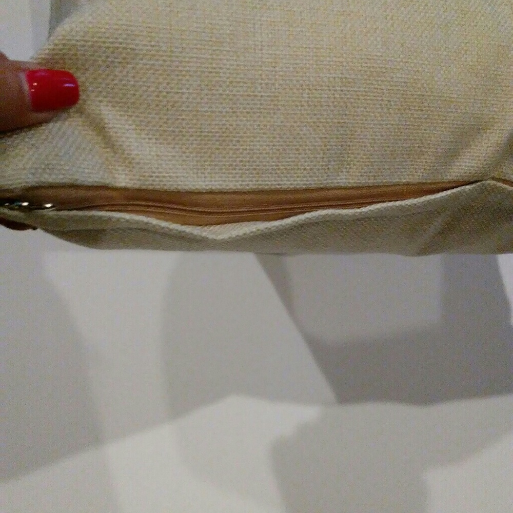 New Set of 2 Throw Pillows - Picture 4 of 4