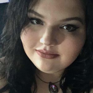 Meet your Posher, Elise