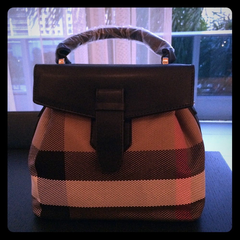 Black brown red stripped messenger bag