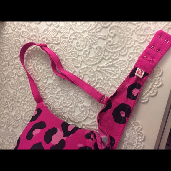 Pink bra - Picture 2 of 3