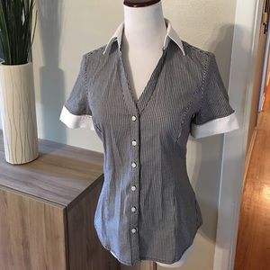 Black/white pattern button down express shirt 💋