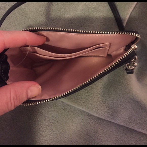 Coach Bleeker zebra print wristlet clutch F51174 - Picture 2 of 4